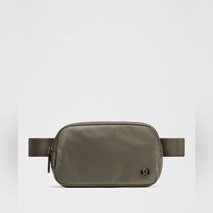 NWT Lululemon Everywhere Belt Bag Mini